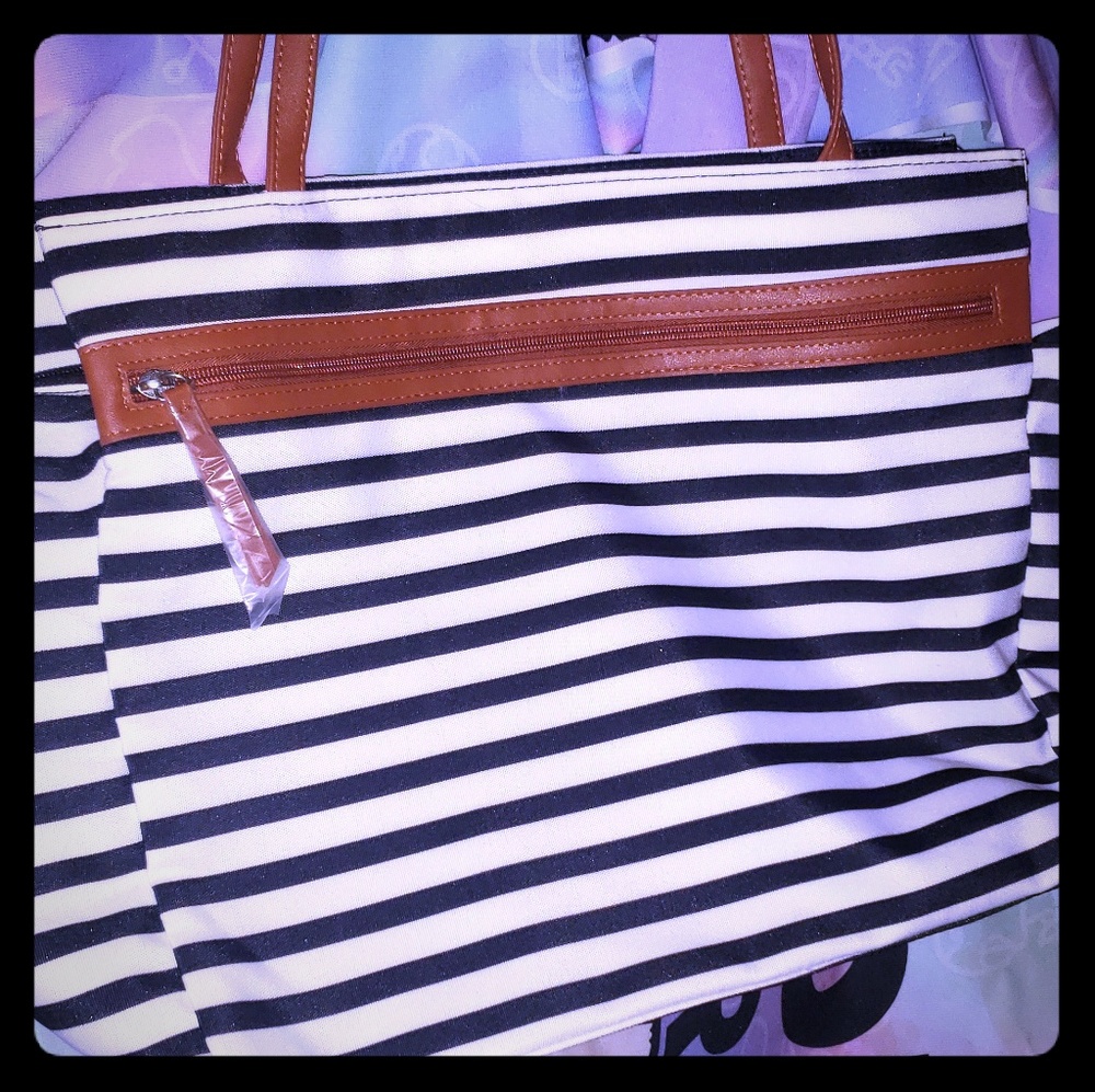 DSW Overnight tote bag